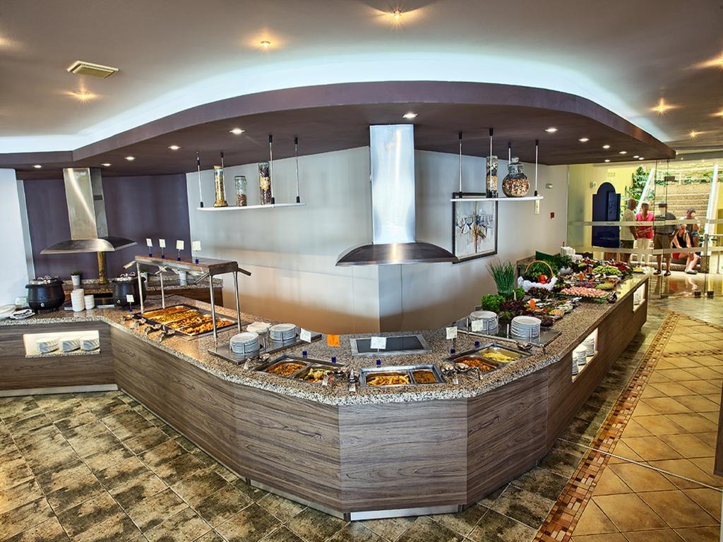 Luna Beach Hotel Golden Sands Ngoại thất bức ảnh
