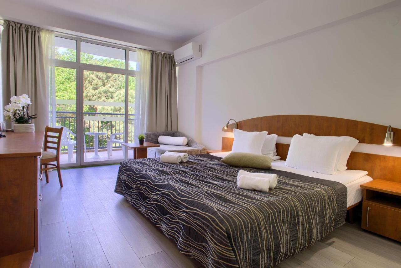 Luna Beach Hotel Golden Sands Ngoại thất bức ảnh