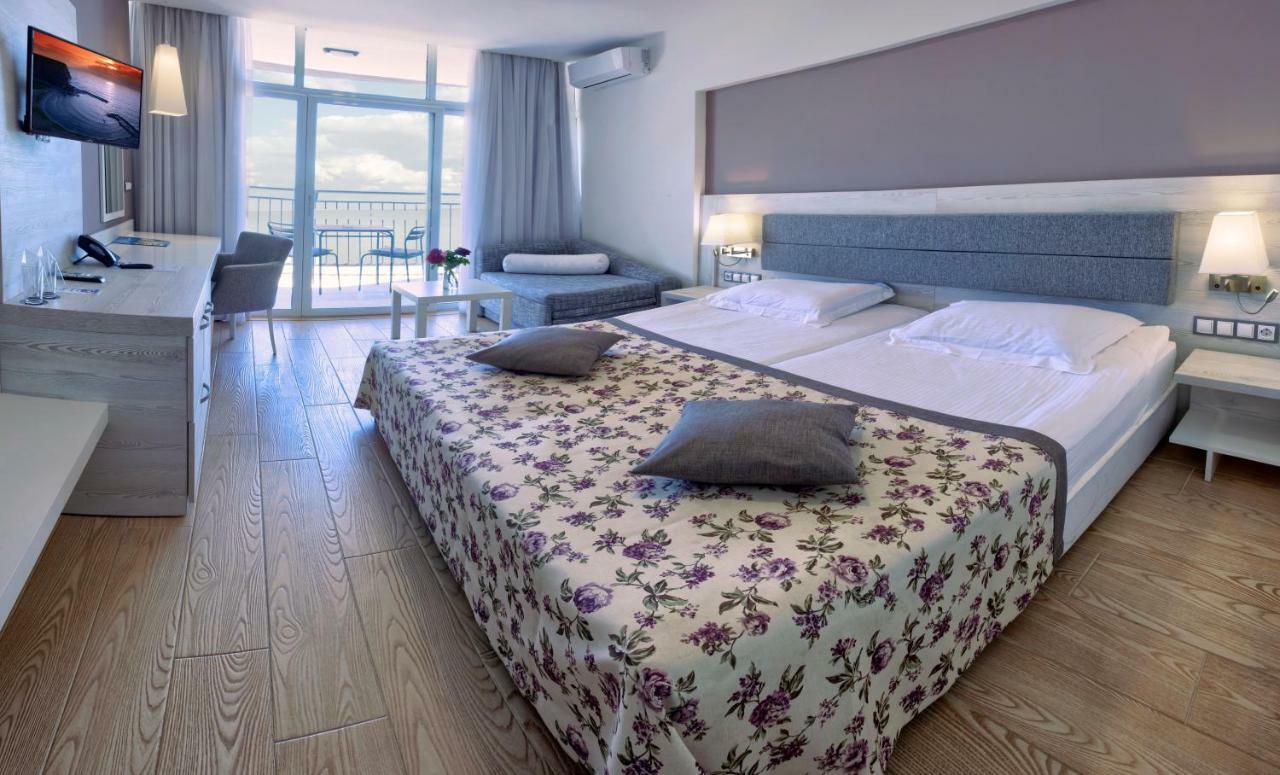 Luna Beach Hotel Golden Sands Ngoại thất bức ảnh